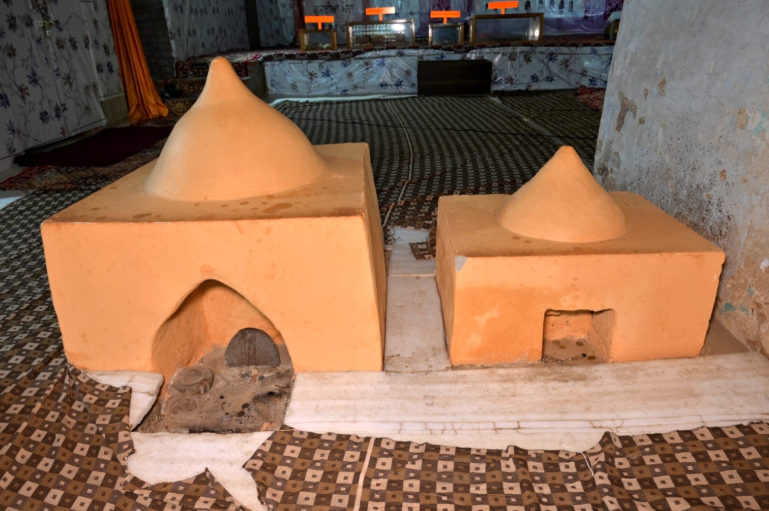 ਅਸਥਾਨ ਅੰਦਰ ਕੇਸਰੀ ਸਮਾਰਕ ਅਸਥਾਨ
